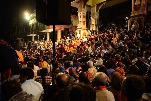 ganga evening aarti at parmarth niketan rishikesh