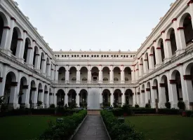 The Indian Museum (Jadu Ghar)