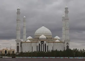 Hazrat Sultan Mosque visiting hours
