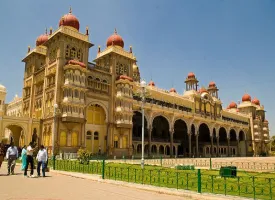 Mysore Palace visiting hours